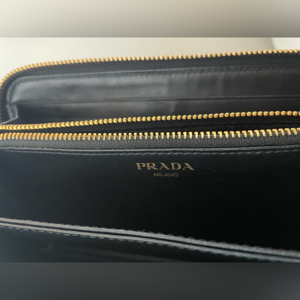 Prada Large Saffiano Black Leather Wallet - Picture 8 of 8
